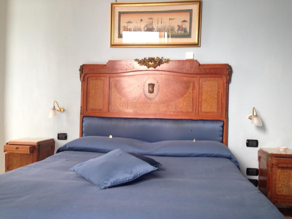 La Dimora Dei Baroni Bed & Breakfast เนเปิลส์ ห้อง รูปภาพ